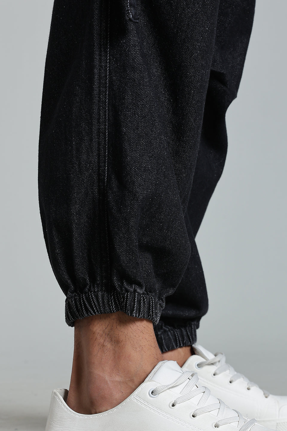 Black 6-Pocket Cargo Jogger - Baggy Fit