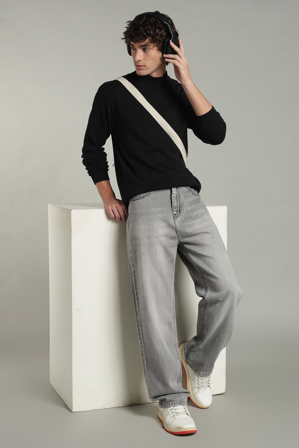 Ash Grey Baggy Fit Jeans with Whisker detailing
